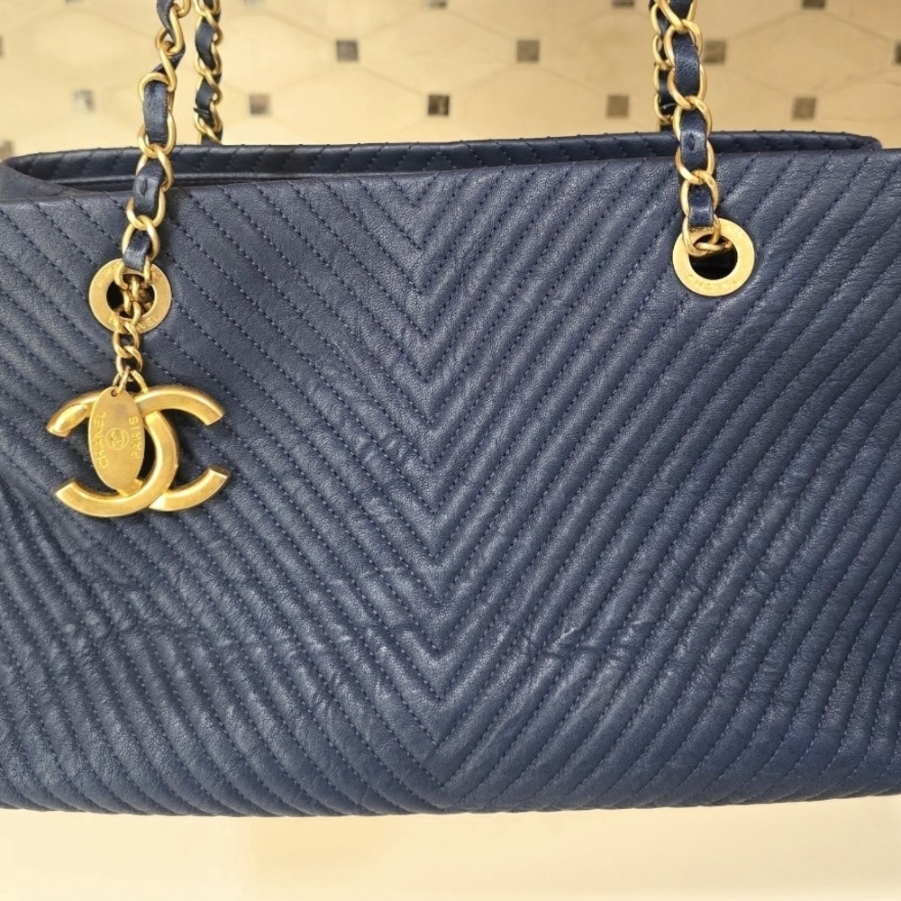 Authentic Chanel Navy Quilted Shoulder Bag - Picture 7 of 8